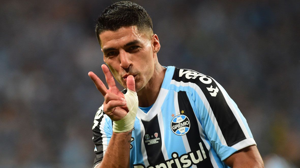 Hat-trick e primeiro título de Luis Suárez, assim estreou o uruguaio pelo Grêmio